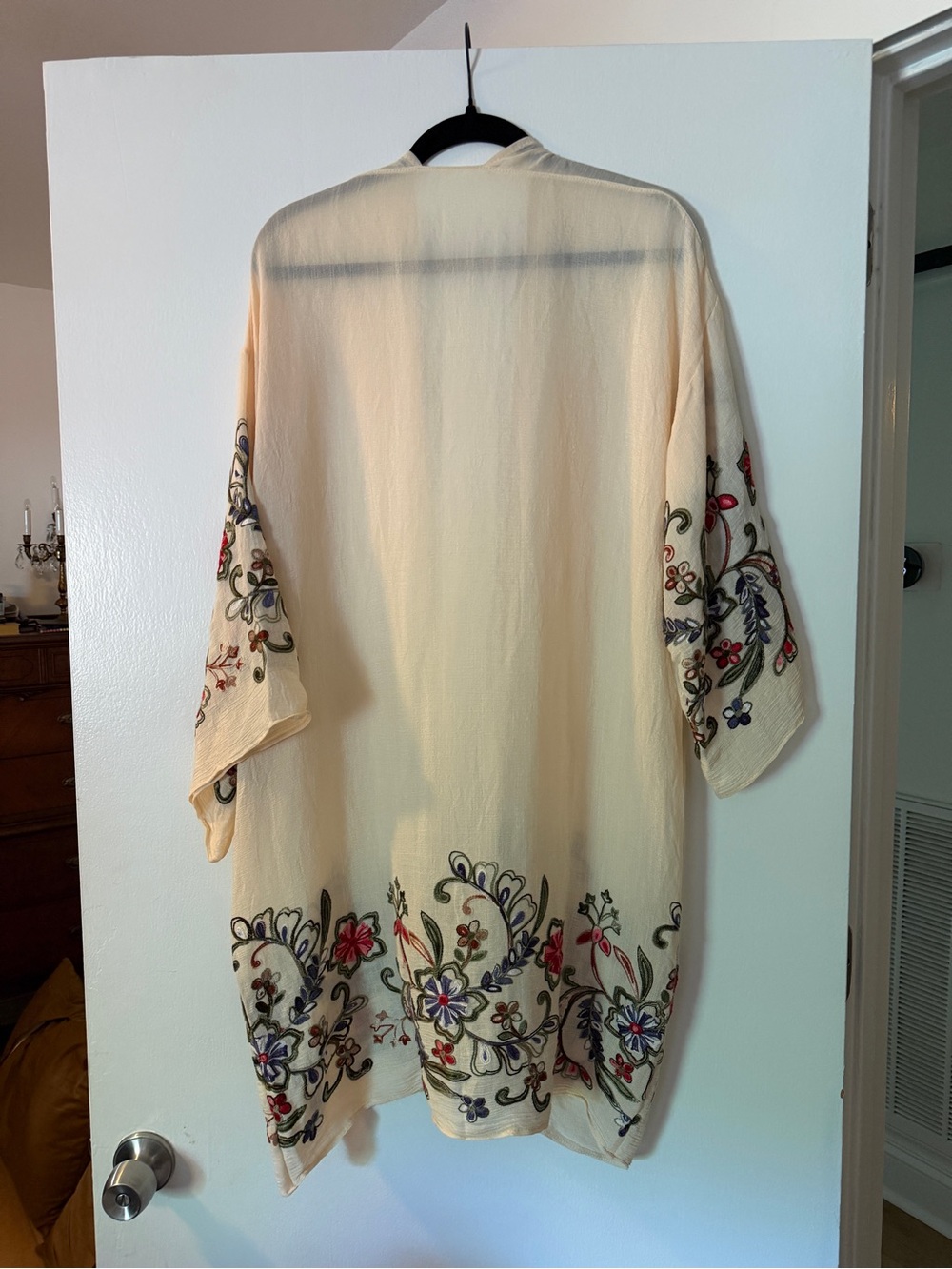Three Bird Nest Cream Embroidered Floral Kimono